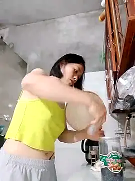 Snapshot of Aninyin22 chatting on October 13, 2025, 7:08 am Aninyin22 online show from October 13, 2025, 7:08 am