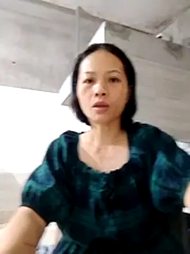 Snapshot of Aninyin22 chatting on October 27, 2025, 12:04 am Aninyin22 online show from October 27, 2025, 12:04 am