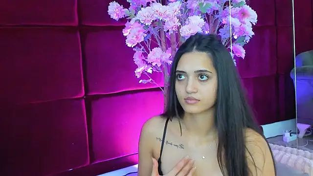 Snapshot of Alexxa chatting on October 17, 2025, 5:59 pm Alexxa online show from October 17, 2025, 5:59 pm