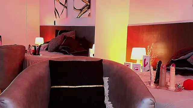 MartinaCaycedo online show from February 7, 2025, 8:55 am