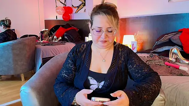 MartinaCaycedo online show from February 9, 2025, 3:23 pm