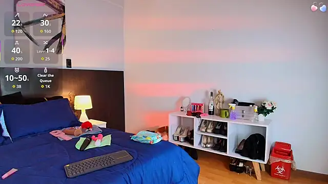 MartinaCaycedo online show from October 8, 2025, 12:25 pm