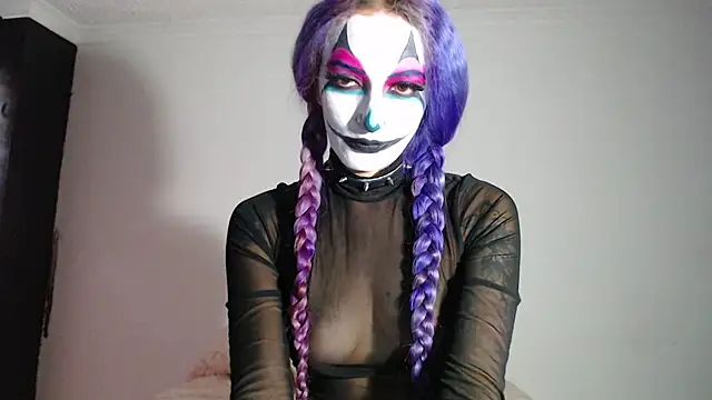 Eloise-brown online show from November 9, 2025, 7:23 pm