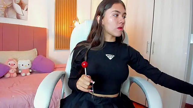 Snapshot of mia_nevaeh chatting on December 27, 2024, 1:32 am mia nevaeh online show from December 27, 2024, 1:32 am