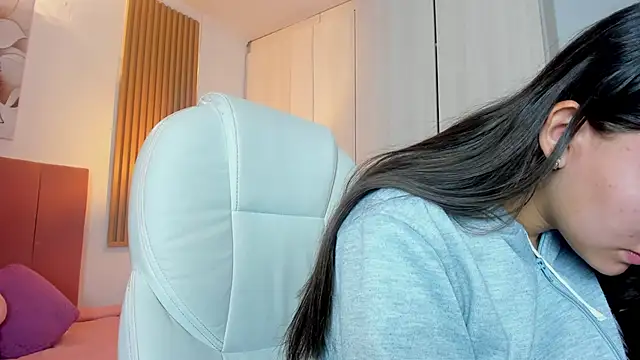Snapshot of mia_nevaeh chatting on January 24, 2025, 9:15 pm mia nevaeh online show from January 24, 2025, 9:15 pm