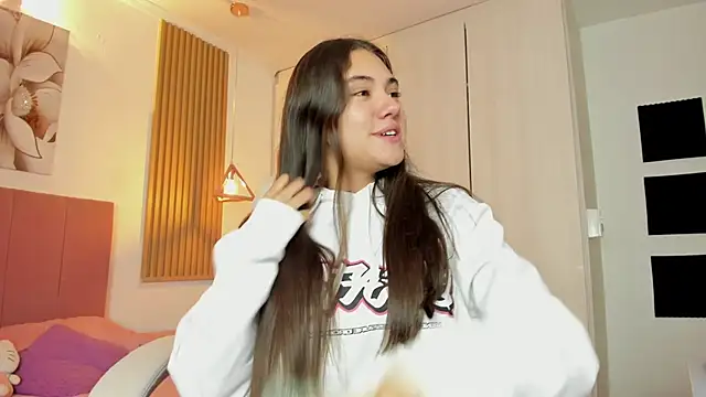 Snapshot of mia_nevaeh chatting on February 27, 2025, 9:04 pm mia nevaeh online show from February 27, 2025, 9:04 pm