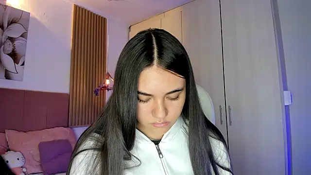 mia nevaeh online show from March 24, 2026, 8:25 pm