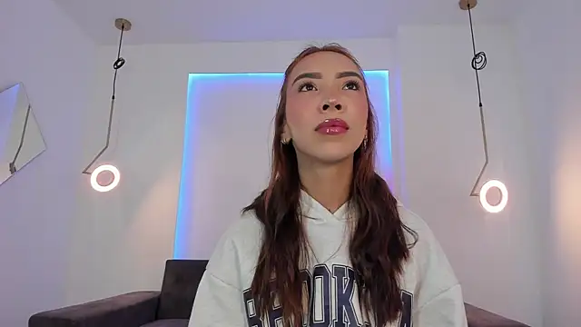 tinymoon- online show from February 11, 2025, 10:48 am