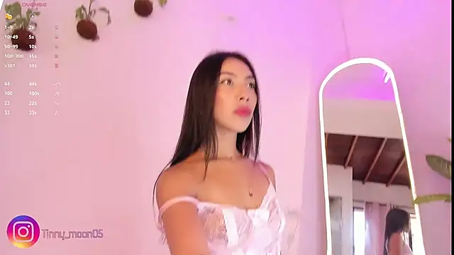 tinymoon- online show from March 22, 2025, 5:20 pm