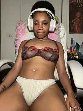 Snapshot of KimiAqua chatting on October 3, 2025, 11:13 pm KimiAqua online show from October 3, 2025, 11:13 pm