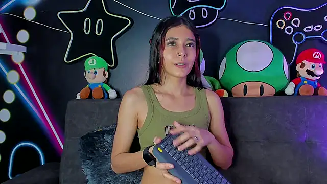 AmyPalmmer online show from December 28, 2024, 6:08 pm