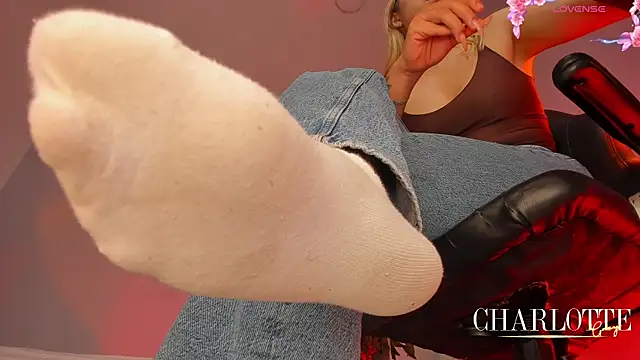 charlotte  grey online show from May 4, 2026, 8:49 pm