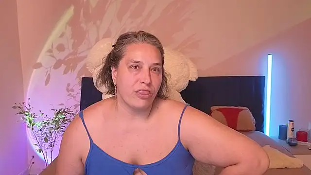 Snapshot of Niter chatting on July 14, 2026, 12:22 pm Niter online show from July 14, 2026, 12:22 pm