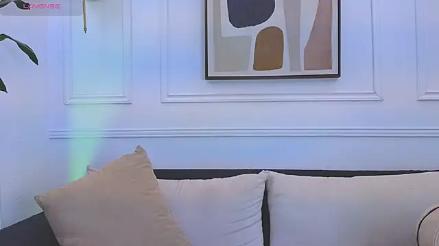 Mia thompson 19 online show from February 25, 2026, 7:34 pm