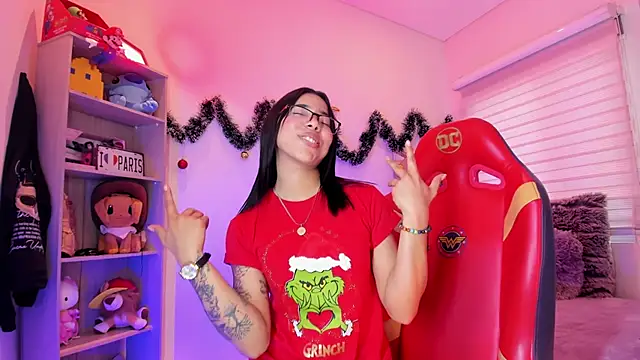 madelyn rose  online show from December 26, 2024, 8:53 pm