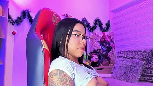 madelyn rose  online show from January 9, 2025, 8:45 am