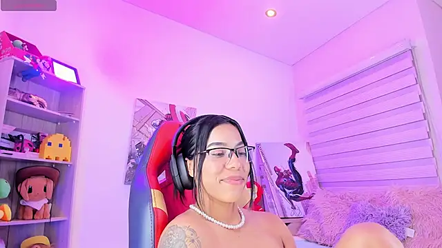 madelyn rose  online show from February 21, 2025, 8:29 am