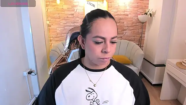 jimena 1b online show from March 7, 2025, 3:19 am