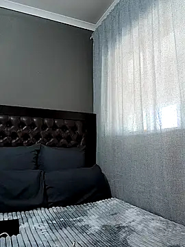 Snapshot of ExclusiveLeexx chatting on October 4, 2025, 12:25 pm ExclusiveLeexx online show from October 4, 2025, 12:25 pm