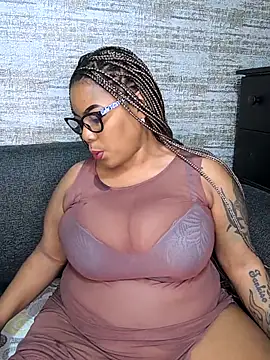 Snapshot of ExclusiveLeexx chatting on October 30, 2025, 7:10 am ExclusiveLeexx online show from October 30, 2025, 7:10 am