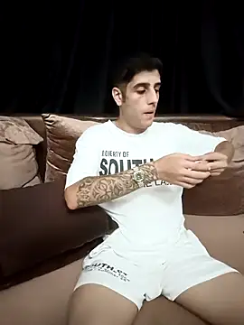 Snapshot of arenn1997 chatting on September 17, 2025, 10:22 pm arenn1997 online show from September 17, 2025, 10:22 pm