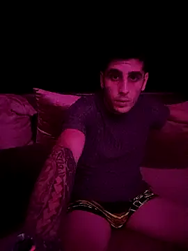 Snapshot of arenn1997 chatting on September 18, 2025, 10:23 pm arenn1997 online show from September 18, 2025, 10:23 pm