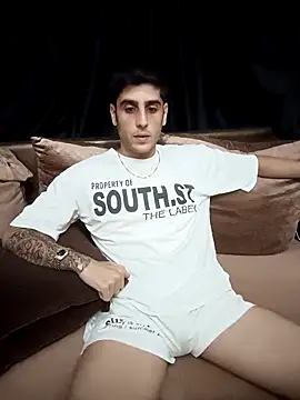 Snapshot of arenn1997 chatting on September 19, 2025, 10:21 pm arenn1997 online show from September 19, 2025, 10:21 pm