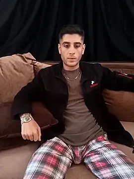 Snapshot of arenn1997 chatting on October 14, 2025, 1:01 pm arenn1997 online show from October 14, 2025, 1:01 pm