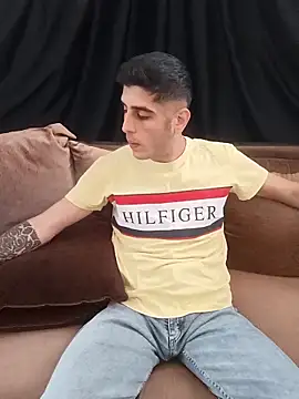 Snapshot of arenn1997 chatting on October 16, 2025, 1:12 pm arenn1997 online show from October 16, 2025, 1:12 pm