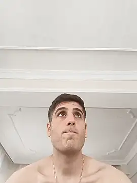 Snapshot of arenn1997 chatting on October 21, 2025, 12:17 pm arenn1997 online show from October 21, 2025, 12:17 pm