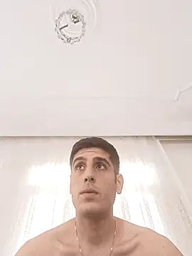 Snapshot of arenn1997 chatting on October 25, 2025, 12:02 pm arenn1997 online show from October 25, 2025, 12:02 pm