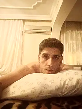 Snapshot of arenn1997 chatting on October 29, 2025, 12:13 am arenn1997 online show from October 29, 2025, 12:13 am