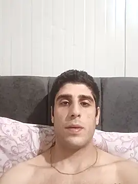 arenn1997 online show from May 6, 2026, 12:30 am