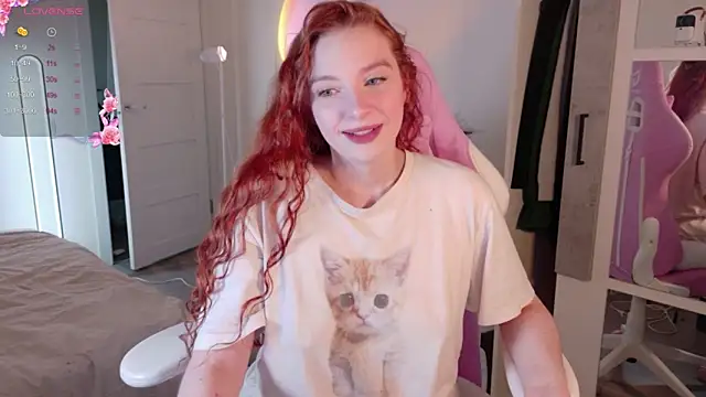 Snapshot of cinnabon_girls chatting on October 20, 2025, 12:05 pm cinnabon girls online show from October 20, 2025, 12:05 pm