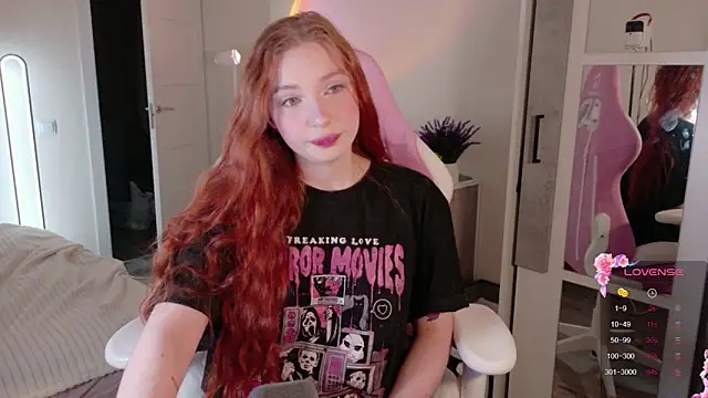 Snapshot of cinnabon_girls chatting on October 28, 2025, 7:16 pm cinnabon girls online show from October 28, 2025, 7:16 pm