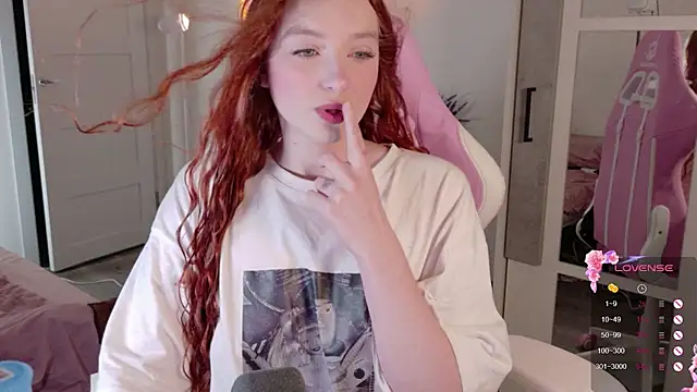 Snapshot of cinnabon_girls chatting on November 1, 2025, 12:23 am cinnabon girls online show from November 1, 2025, 12:23 am