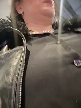 ZhenjaPoledance online show from December 3, 2025, 10:13 am