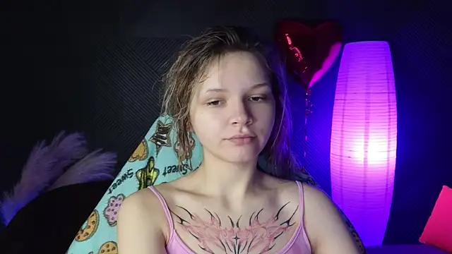 Snapshot of LitaBrom chatting on February 14, 2025, 1:13 am LitaBrom online show from February 14, 2025, 1:13 am