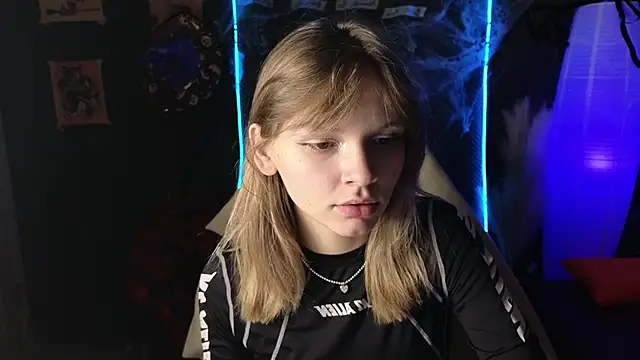 LitaBrom online show from October 26, 2025, 2:06 am