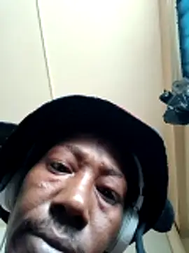 Snapshot of Loved5555555555 chatting on April 13, 2026, 9:09 pm Loved5555555555 online show from April 13, 2026, 9:09 pm