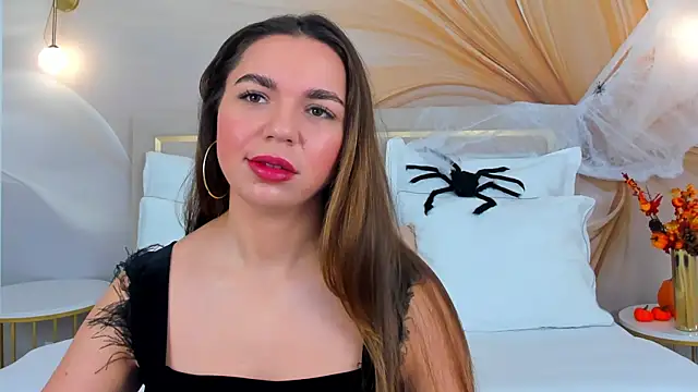 Snapshot of CamillaLarson chatting on October 21, 2025, 3:07 am CamillaLarson online show from October 21, 2025, 3:07 am