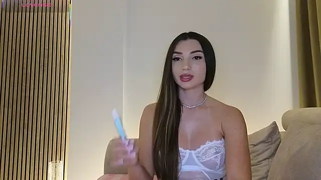 ReyaSophia online show from June 19, 2026, 8:56 pm
