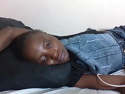 Snapshot of SexyNeedle22 chatting on October 3, 2025, 11:02 pm SexyNeedle22 online show from October 3, 2025, 11:02 pm