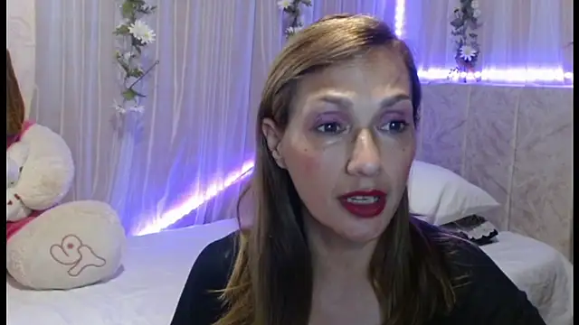 italagomez  online show from January 20, 2025, 10:15 pm