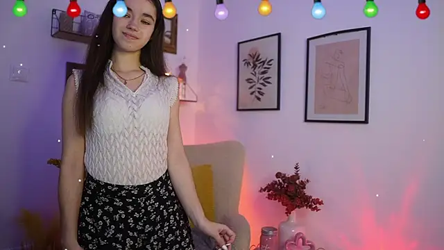 Gia Paige18 online show from December 15, 2025, 1:59 pm