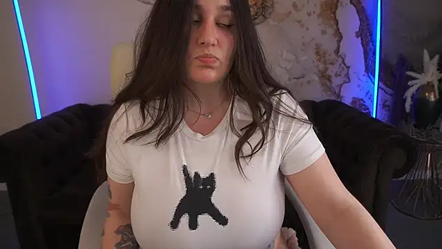 JuicyBeRrys online show from December 15, 2024, 4:59 pm