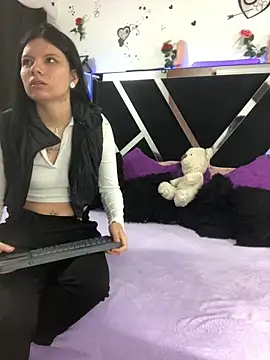 Snapshot of 1lovelygirls chatting on October 4, 2025, 12:03 pm 1lovelygirls online show from October 4, 2025, 12:03 pm