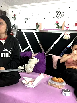 Snapshot of 1lovelygirls chatting on October 6, 2025, 12:13 pm 1lovelygirls online show from October 6, 2025, 12:13 pm