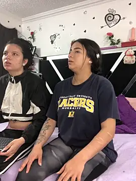 Snapshot of 1lovelygirls chatting on October 25, 2025, 12:13 pm 1lovelygirls online show from October 25, 2025, 12:13 pm