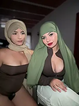 lalilamassu1 online show from July 17, 2026, 10:36 pm